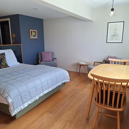 Kowhai Studio -Private Opposite Golf Course In Central Wanaka Luaran gambar